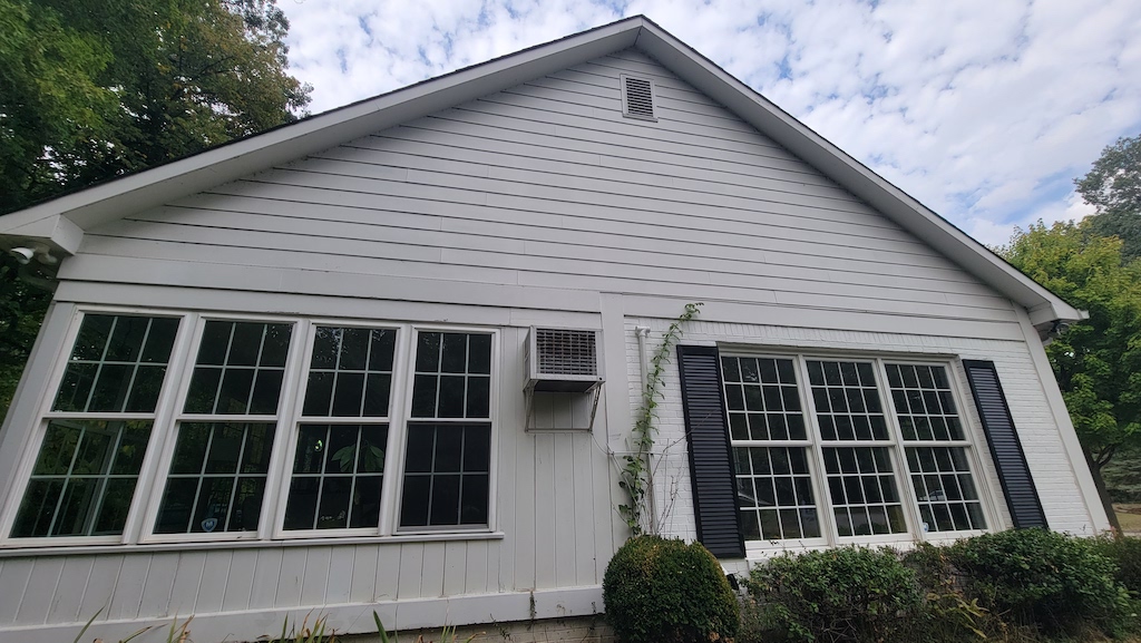 Featured Project: Side view of a Carmel, IN with new Andersen windows